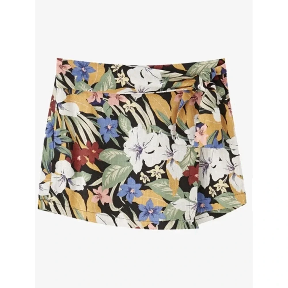 BNWT Pull and Bear Floral Belted Summer Skirt Size Womens Small